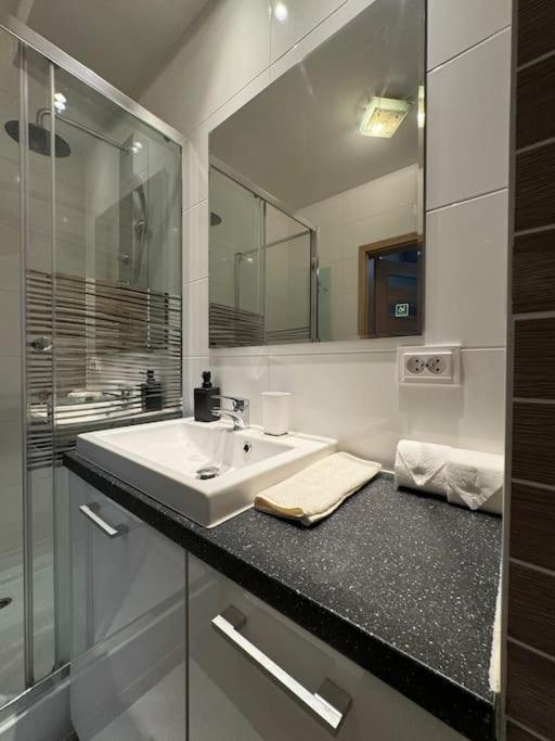 Danka 6Th Floor Chic Apartment Cracovia Esterno foto